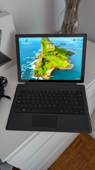 Microsoft Surface Pro 7