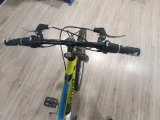 Bicicleta Montana verde