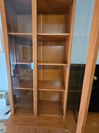 Mueble de salón madera y cristal