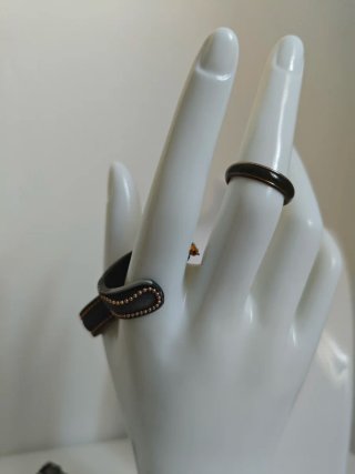 Conjunto de pendientes y anillo