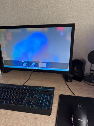 PC Gamer, se vende con monitor y teclado y raton