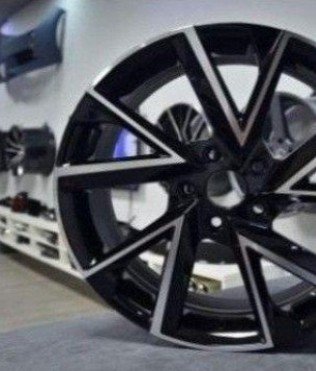 JUEGO DE 4 LLANTAS 18 R-LOOK STYLE VW036