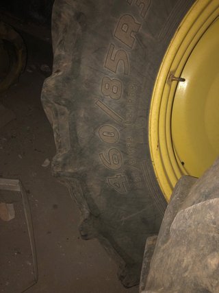 4 Ruedas Tractor BKT con llanta  2 PACK