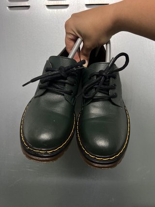sneakers veganas verdes estilo dr.martens