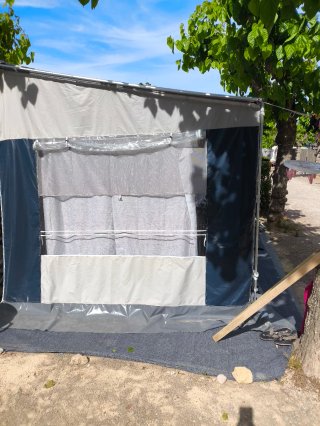 Cerramiento caravana caravanstore camping Trillas