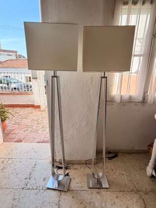 2 Lámparas de pie Ikea Klabb practicamente nuevas