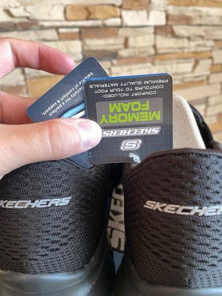 Zapatillas Skechers Memory Foam Slip-On Negras