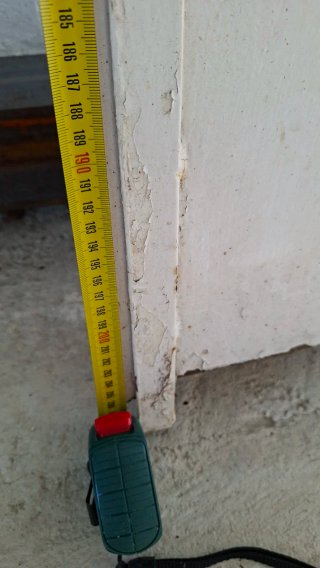 Puerta de Hierro con Marco y Reja