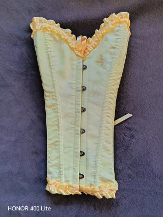 Vintage corsé con encaje amarillo