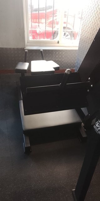 Máquina de glúteos profesional