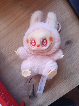 Labubu rosa peluche , lo cambio por otro