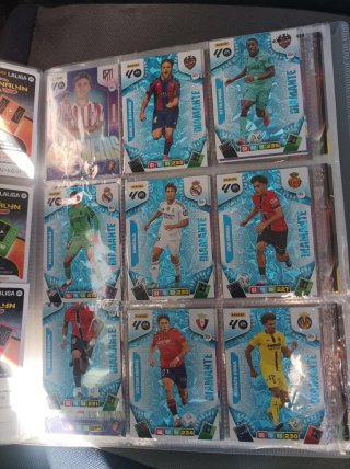 Guía Oficial Adrenalyn XL 2025-26 Panini