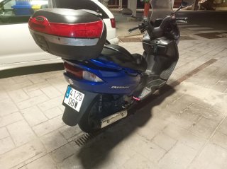 Suzuki Burgman 125 Azul y Negra