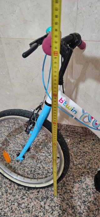Bicicleta infantil Btwin blanca y azul