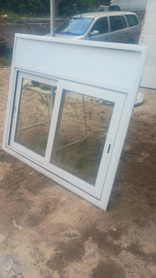 Ventana corredera aluminio blanco
