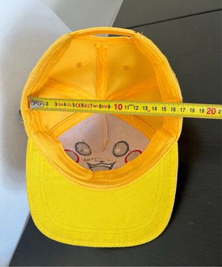 Gorra Pikachu Niñ@ Pokemon Amarilla detalle