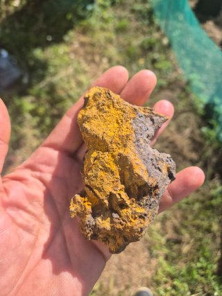 Goethita plateada mineral