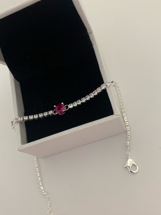 Pulsera Pandora con piedra fucsia