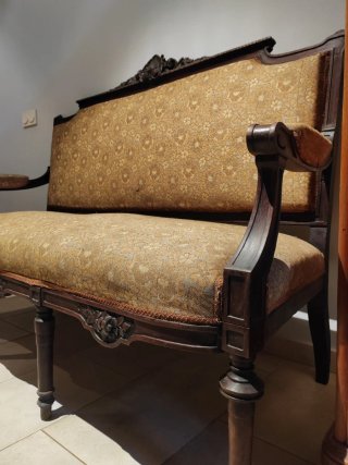 Juego de 2 sillas y 1 sofa antiguas
