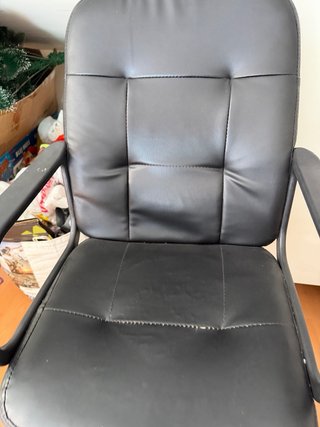 Silla de oficina de piel sintética negra