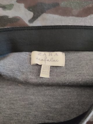 Lote Ropa Mujer: 2 Faldas, 1 Short, Camiseta