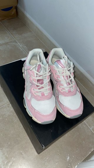 Asics Gel NYC Rosa y Blanco // Talla 43