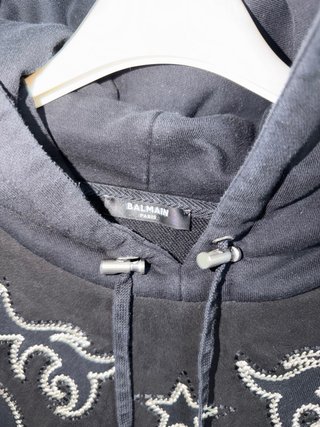 Felpa Balmain nera con ricami