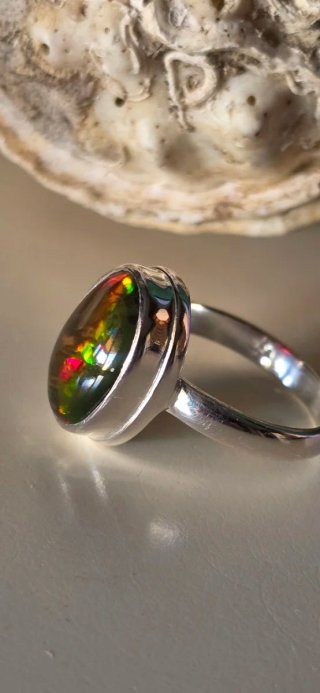 Magnífico anillo opalo negro australiano talla 19