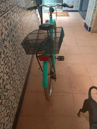 Bicicleta Urbana Turquesa con Cesta