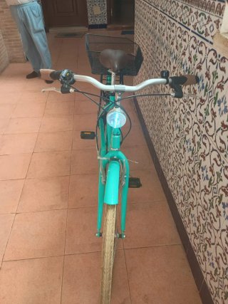 Bicicleta Urbana Turquesa con Cesta