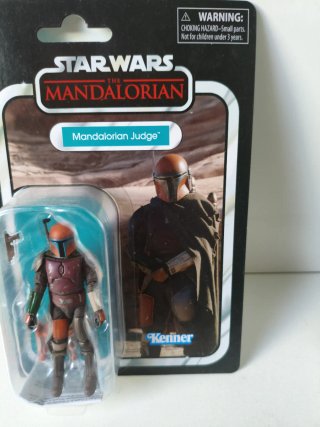 Star Wars The Mandalorian Judge Figura VC321