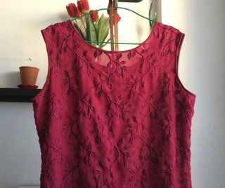 Blusa/Top fucsia/burdeos con Bordado Floral