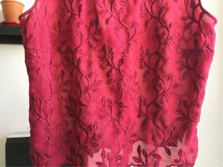Blusa/Top fucsia/burdeos con Bordado Floral
