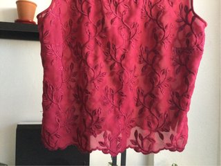 Blusa/Top fucsia/burdeos con Bordado Floral