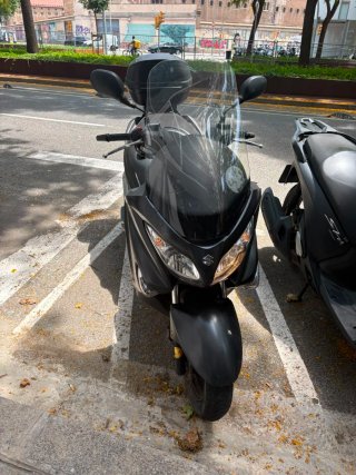 Suzuki Burgman 125cc Negra itv hasta 2027