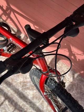 Bicicleta Shimano Roja