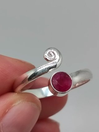 Anillo Plata 925 con Rubi Ajustable
