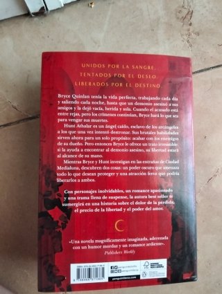 Casa de tierra y sangre (Ciudad Medialuna 1)