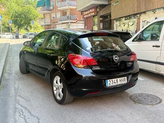 Opel Astra 2012