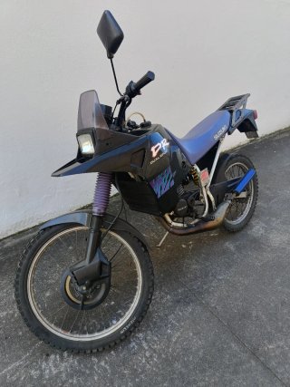 Suzuki DR DualSport Moto Aventura