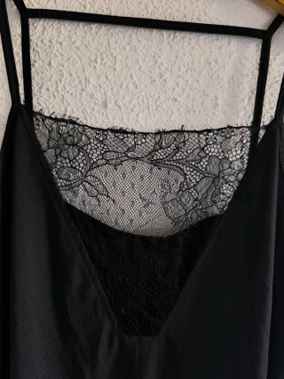 Top negro con encaje talla XS
