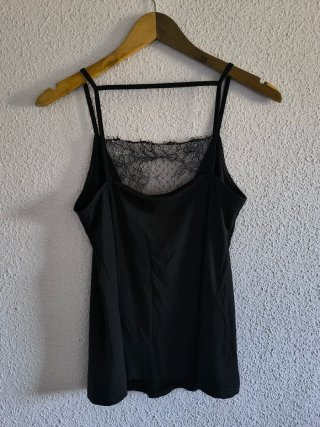 Top negro con encaje talla XS