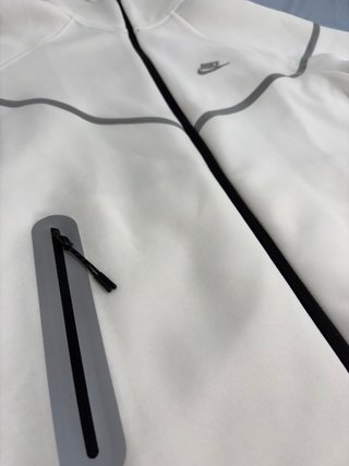 Sudadera Nike Tech Fleece Blanca