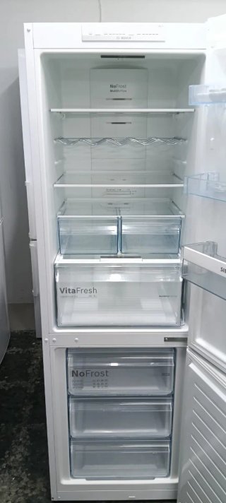 NEVERA COMBI BOSCH NO FROST ENERGÍA A+