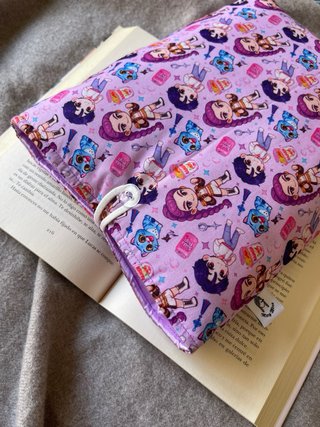 Funda literaria Huntrix
