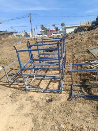 Jaulas para puntales de obra 50€ cada una