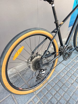 Bicicleta Kona de Aluminio