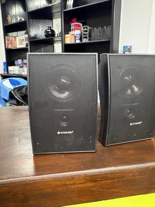Auto amplificadores y altavoces