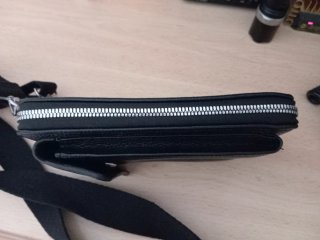 Bolso/monedero negro con correa