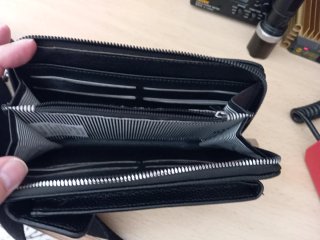 Bolso/monedero negro con correa